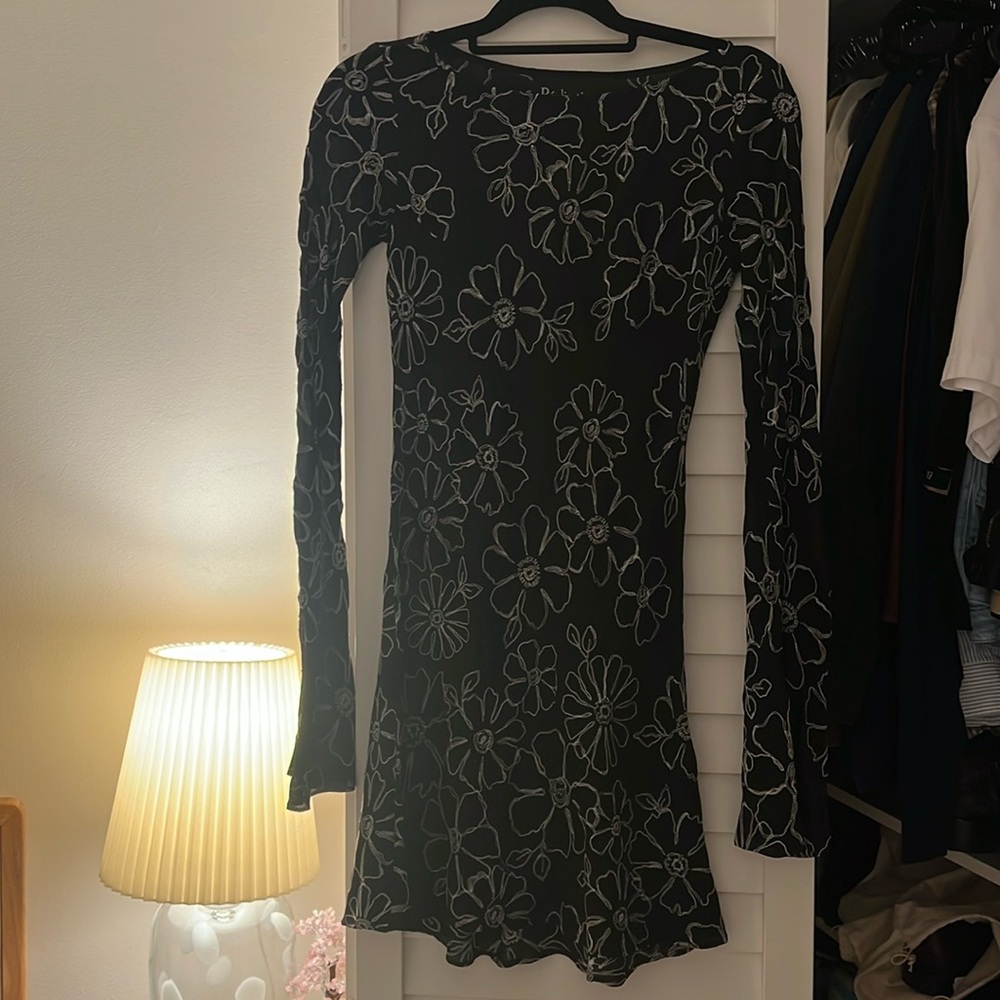 Realisation Par - THE BRIGITTE - Embroidered Fleur

Size small!